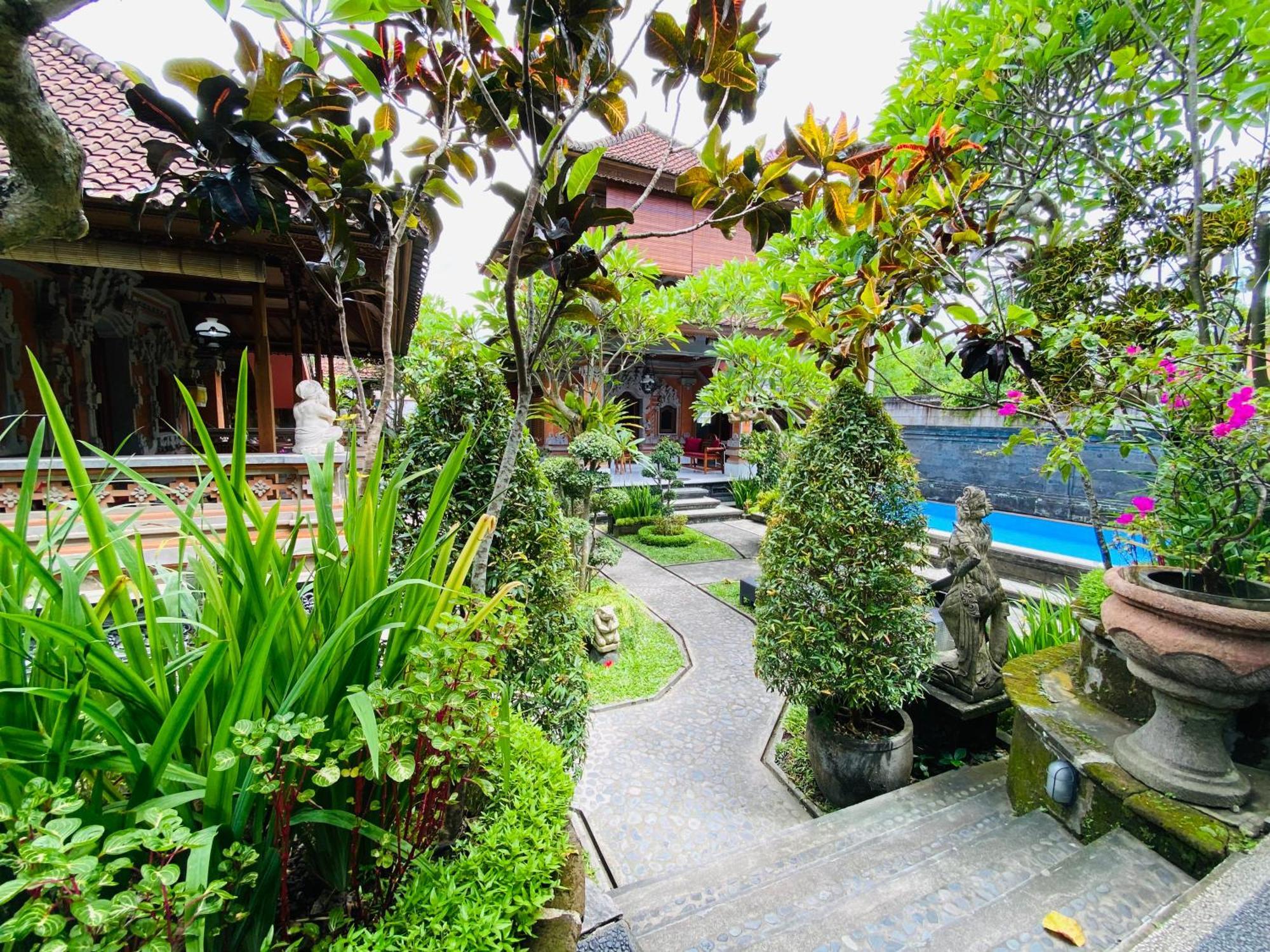Aura Bisma Guesthouse Убуд Экстерьер фото